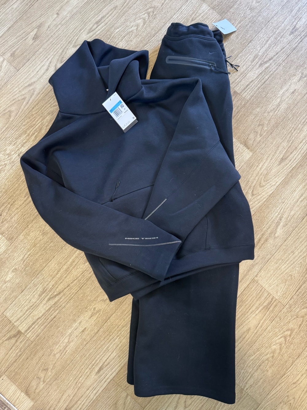Nike Tech Black Hoodie And Wide Leg Pant Set NWT